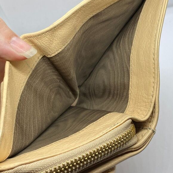 Chloe Beige Leather Small Designer Wallet w/ Box, Dust Bag & Authenticity Card - Picture 13 of 14